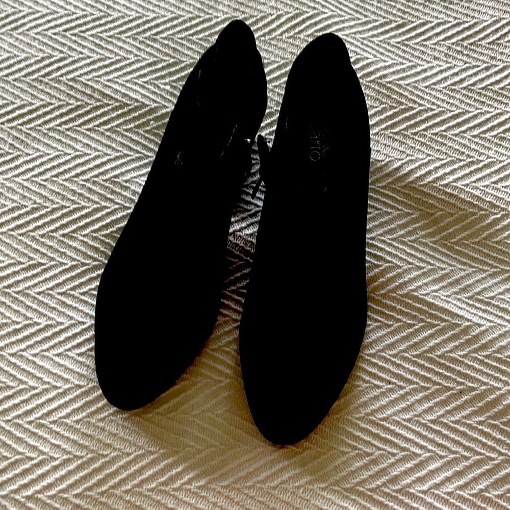 Black suede short boots